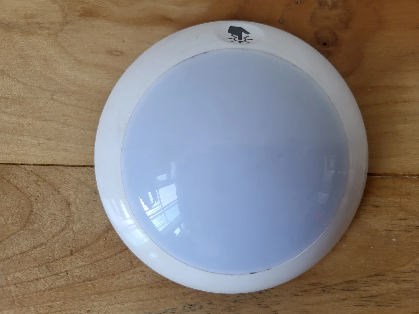 LED Puck Light with Motion Sensor