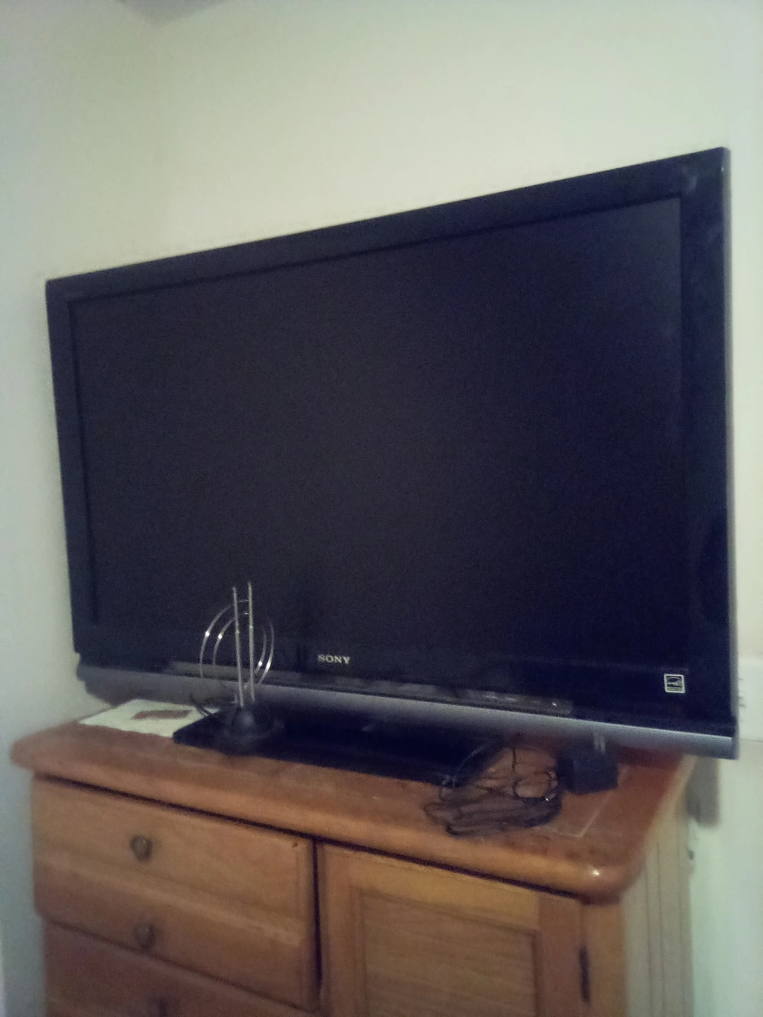 Sony Flat Screen TV 40 inches no remote