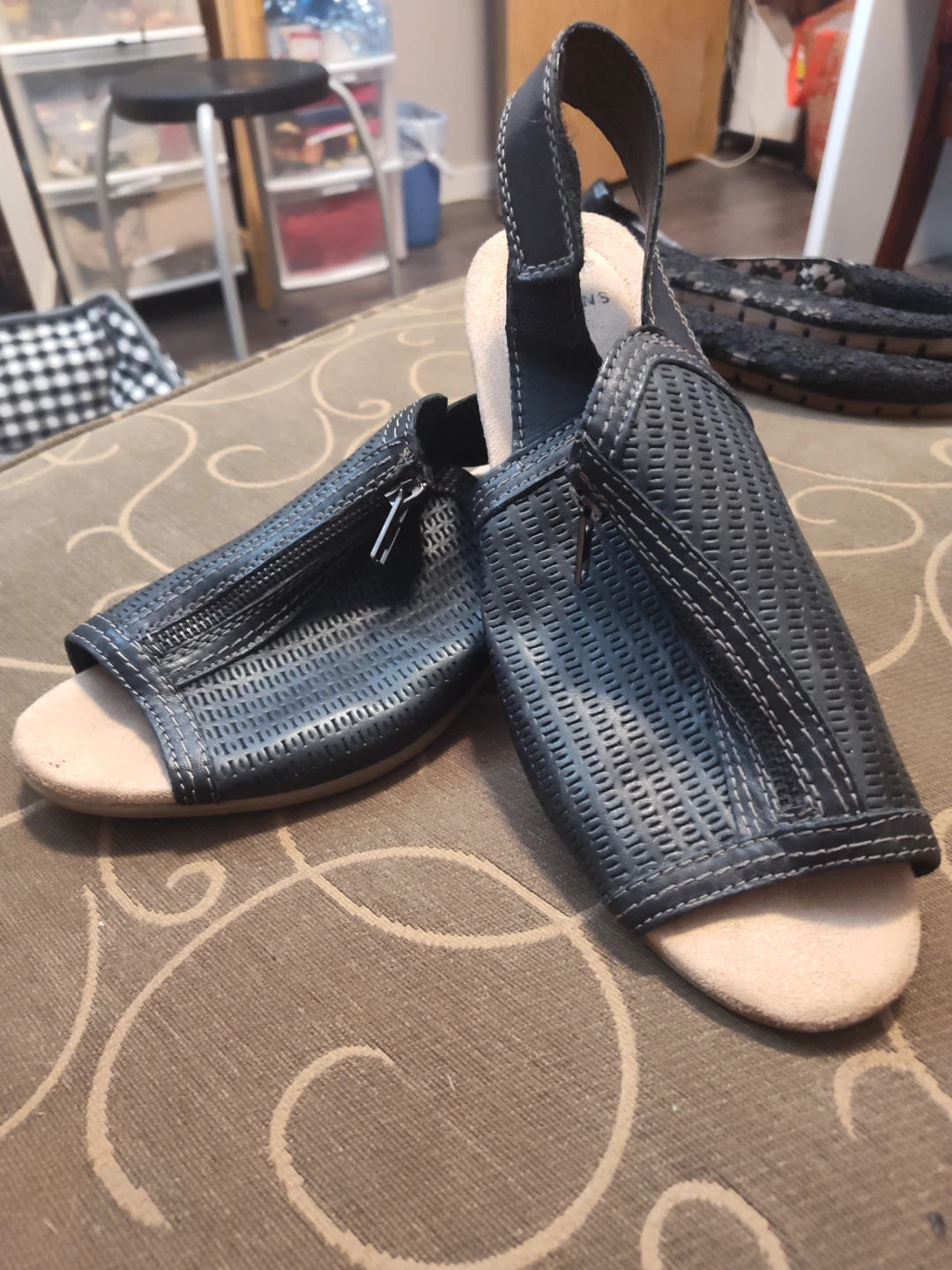Shoes SZ 8 W