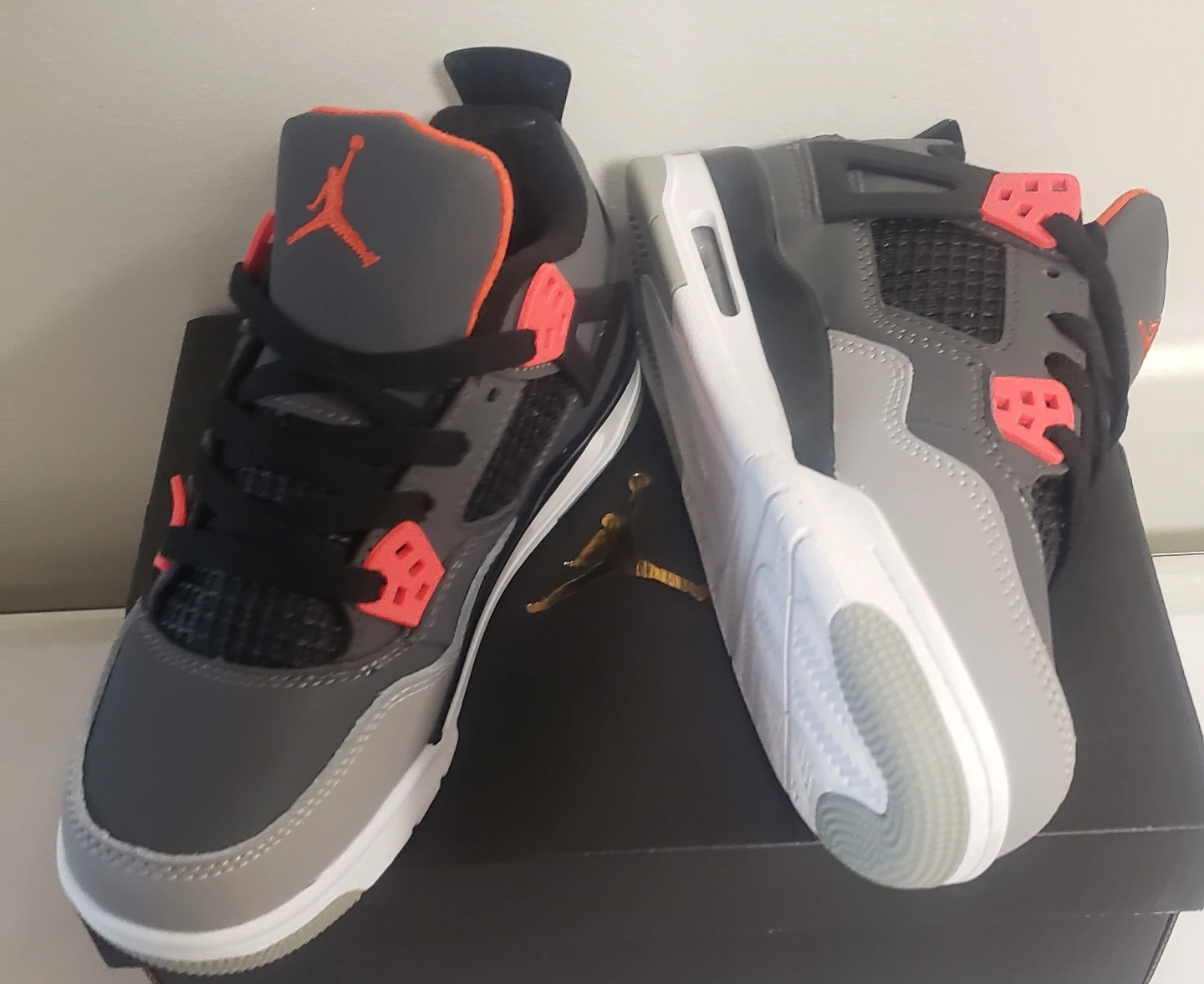 Brand new Jordan Kids Gray Pink Size 3y 2y - photo 2