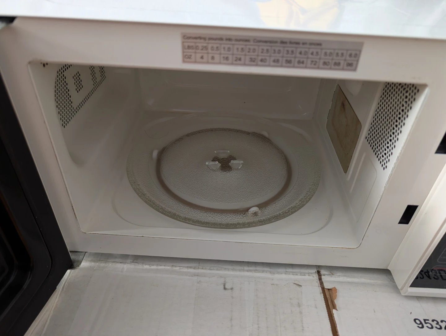 FREE - Microwave Oven - photo 2