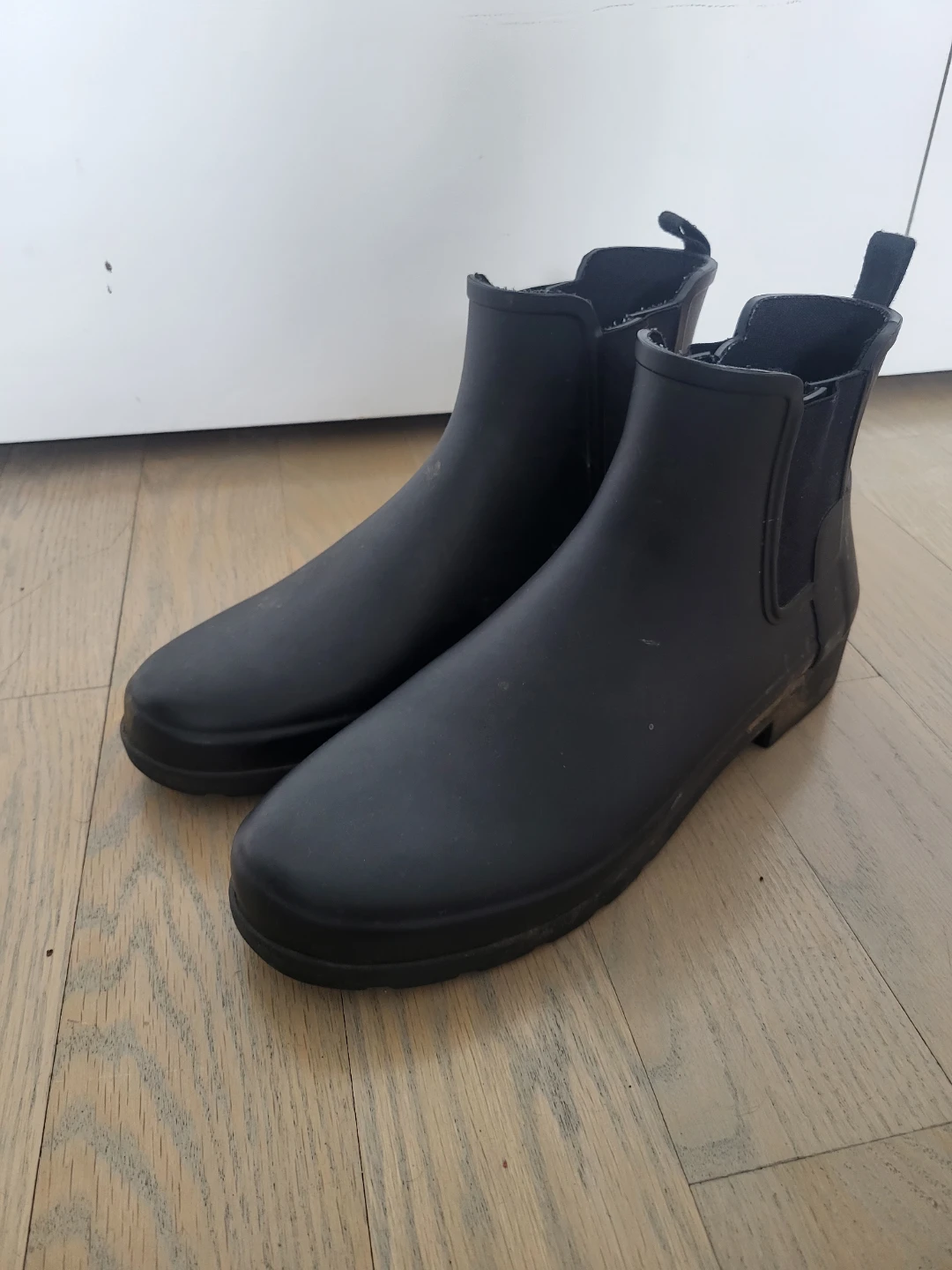 Hunter Women's Black Chelsea Boots