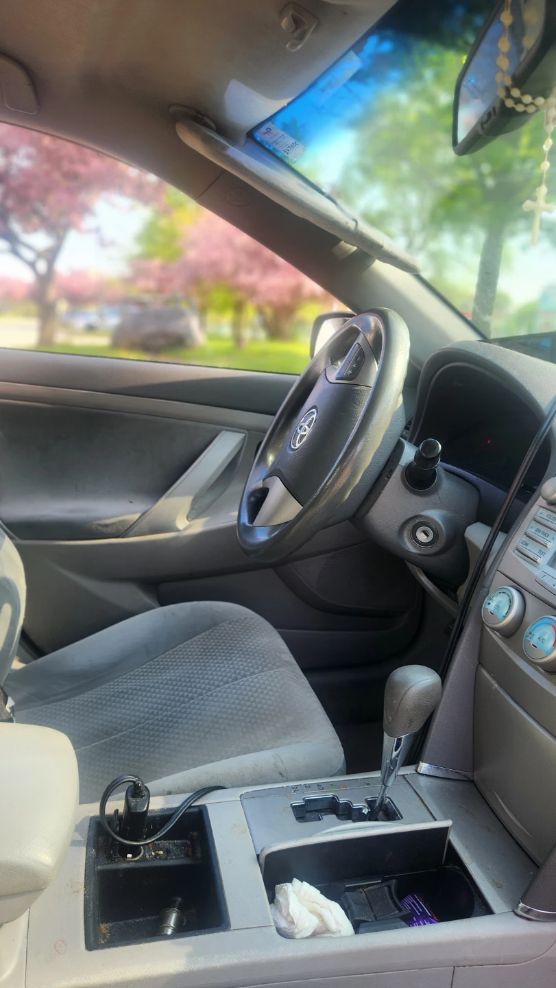 2009 Toyota Camry LE Sedan - photo 4