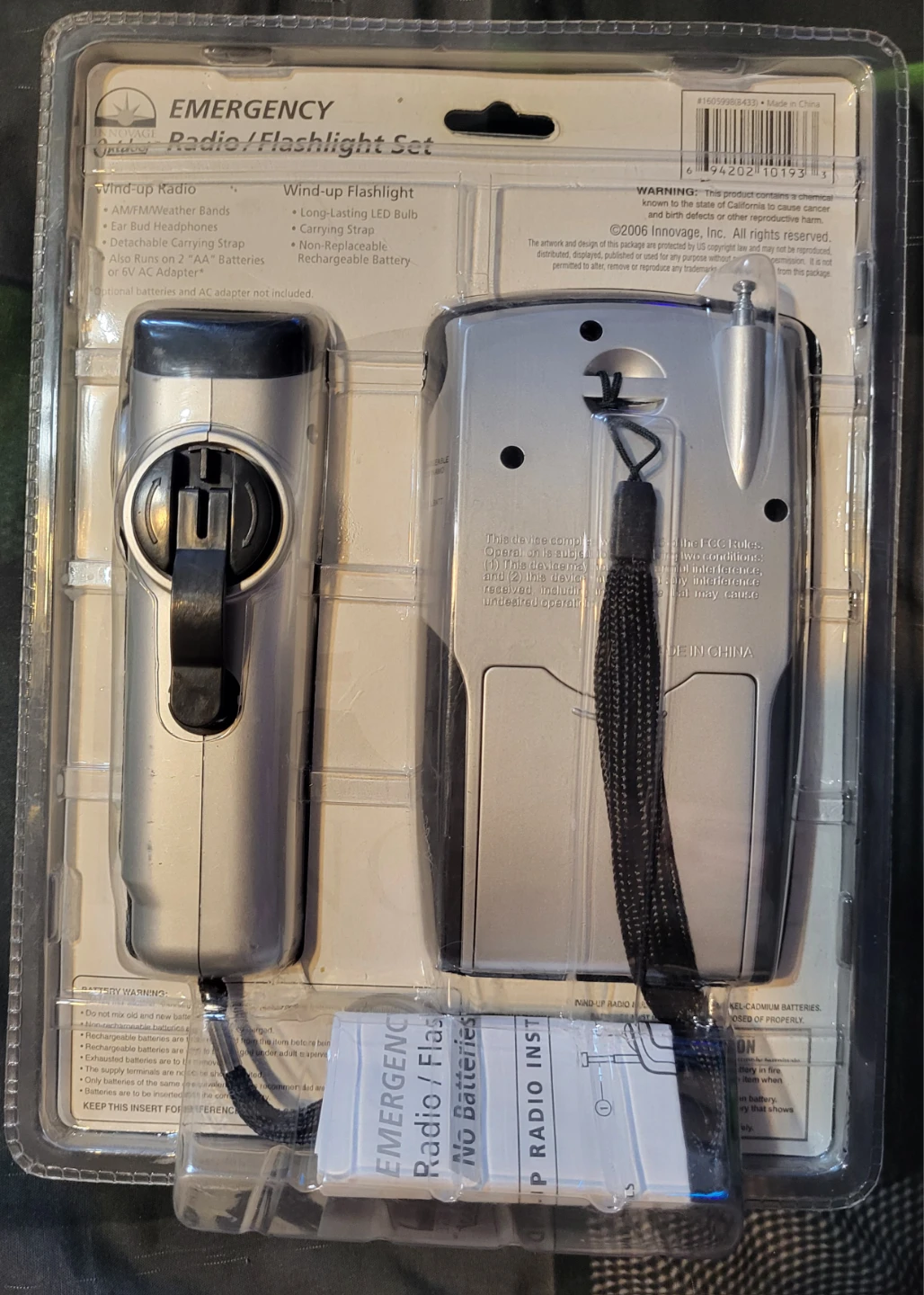Innovage Outdoor Emergency Radio/Flashlight Set - photo 4