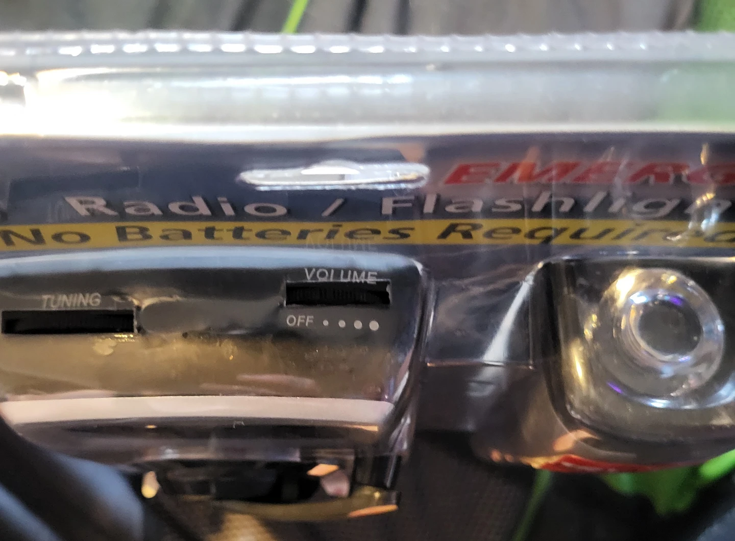 Innovage Outdoor Emergency Radio/Flashlight Set - photo 5