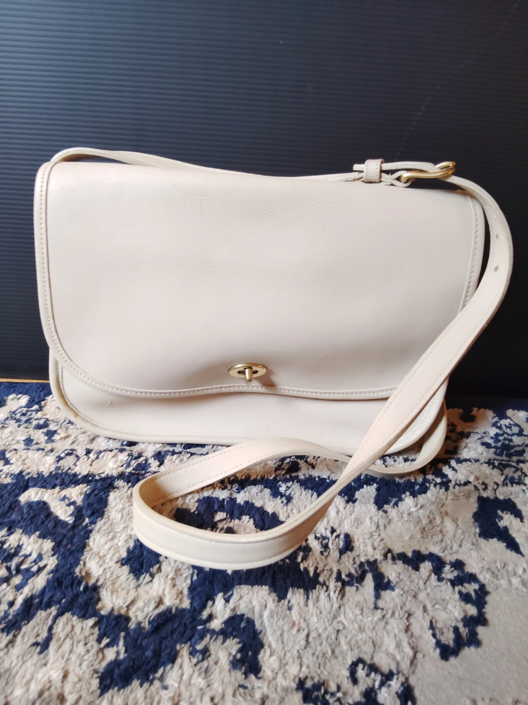 Vintage Coach City bag