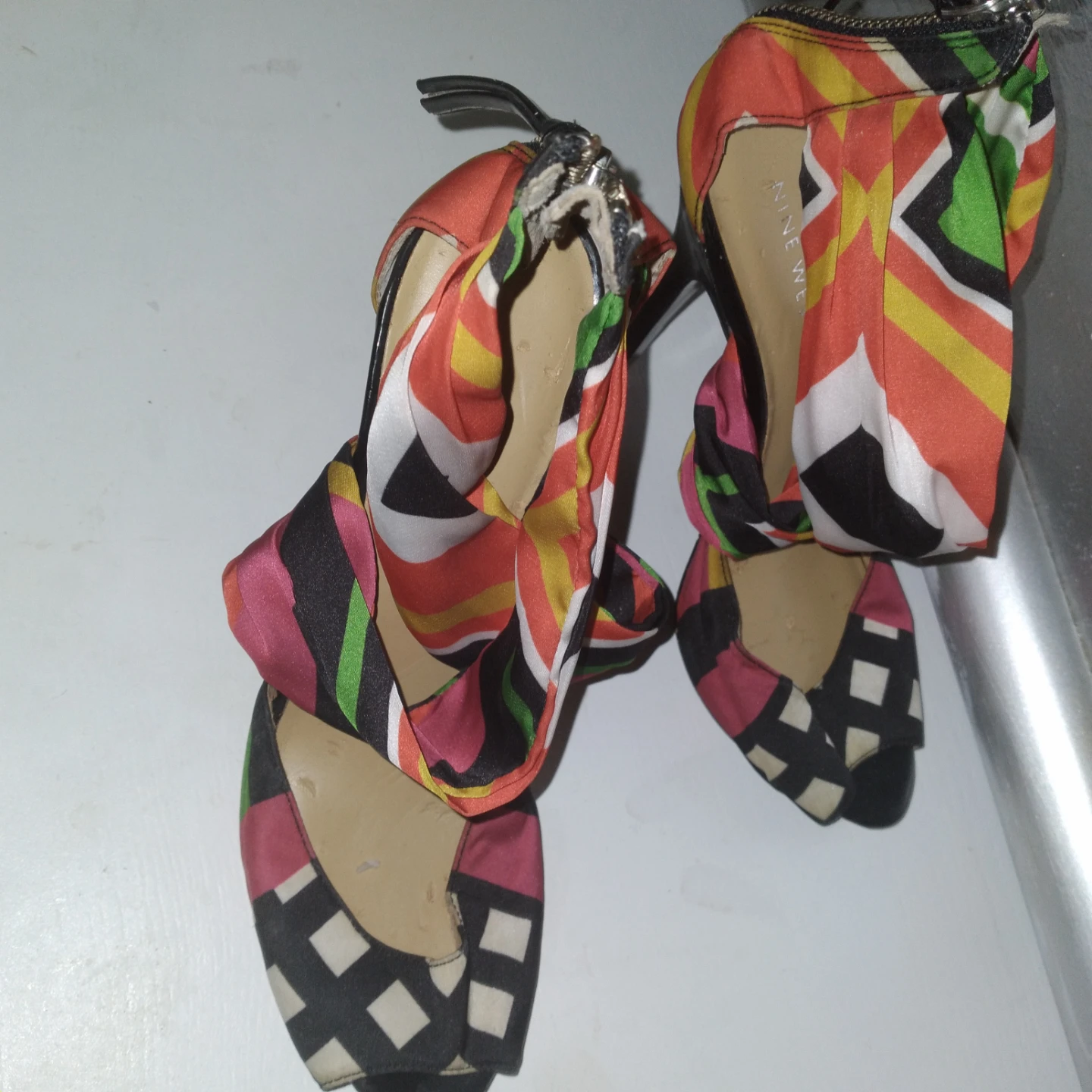 Pucci inspired Nine West Women's Peep Toe scarf-wrapped heels - photo 5