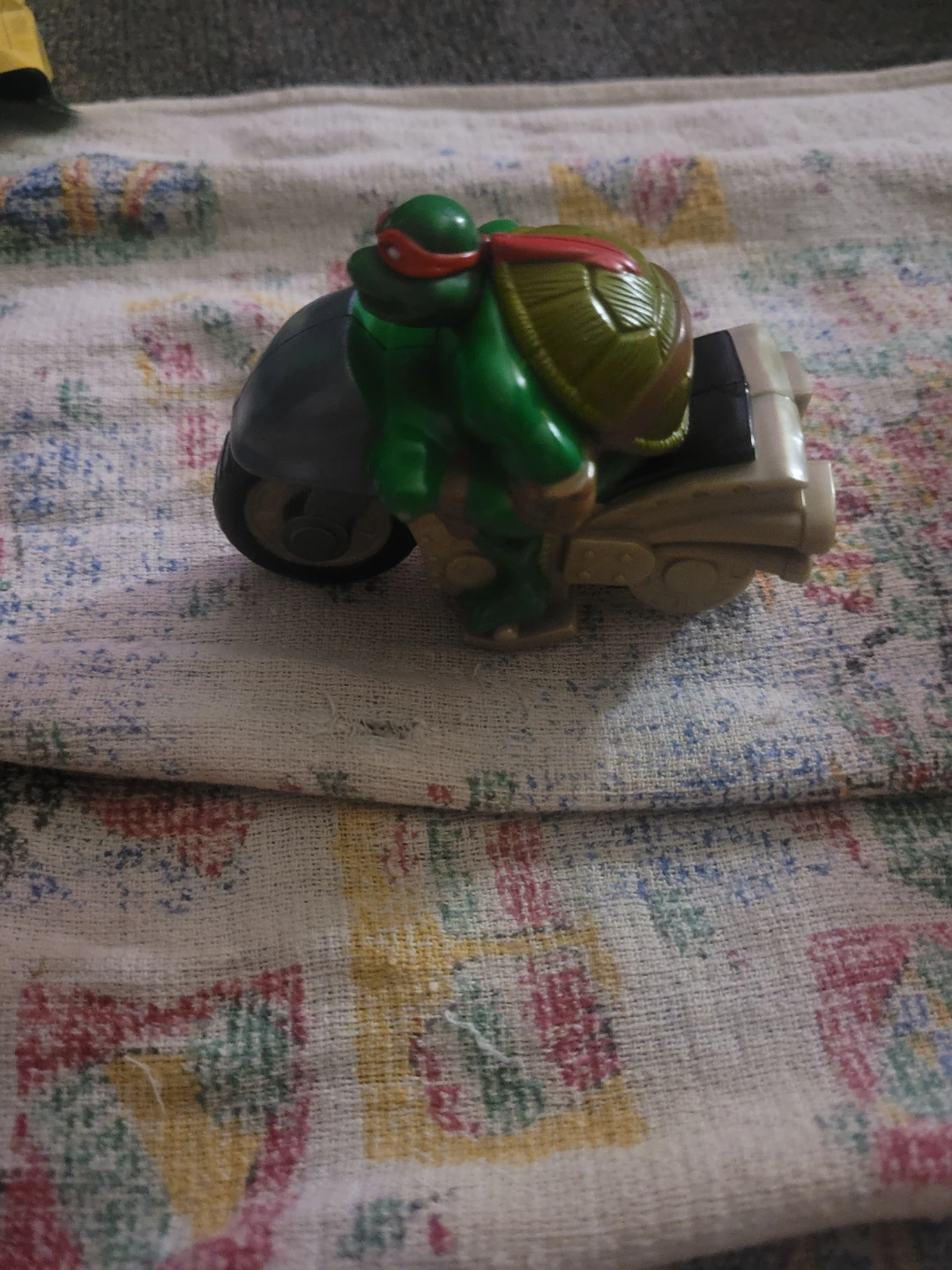 2003 Teenage Mutant Ninja Turtles Raphael pullback