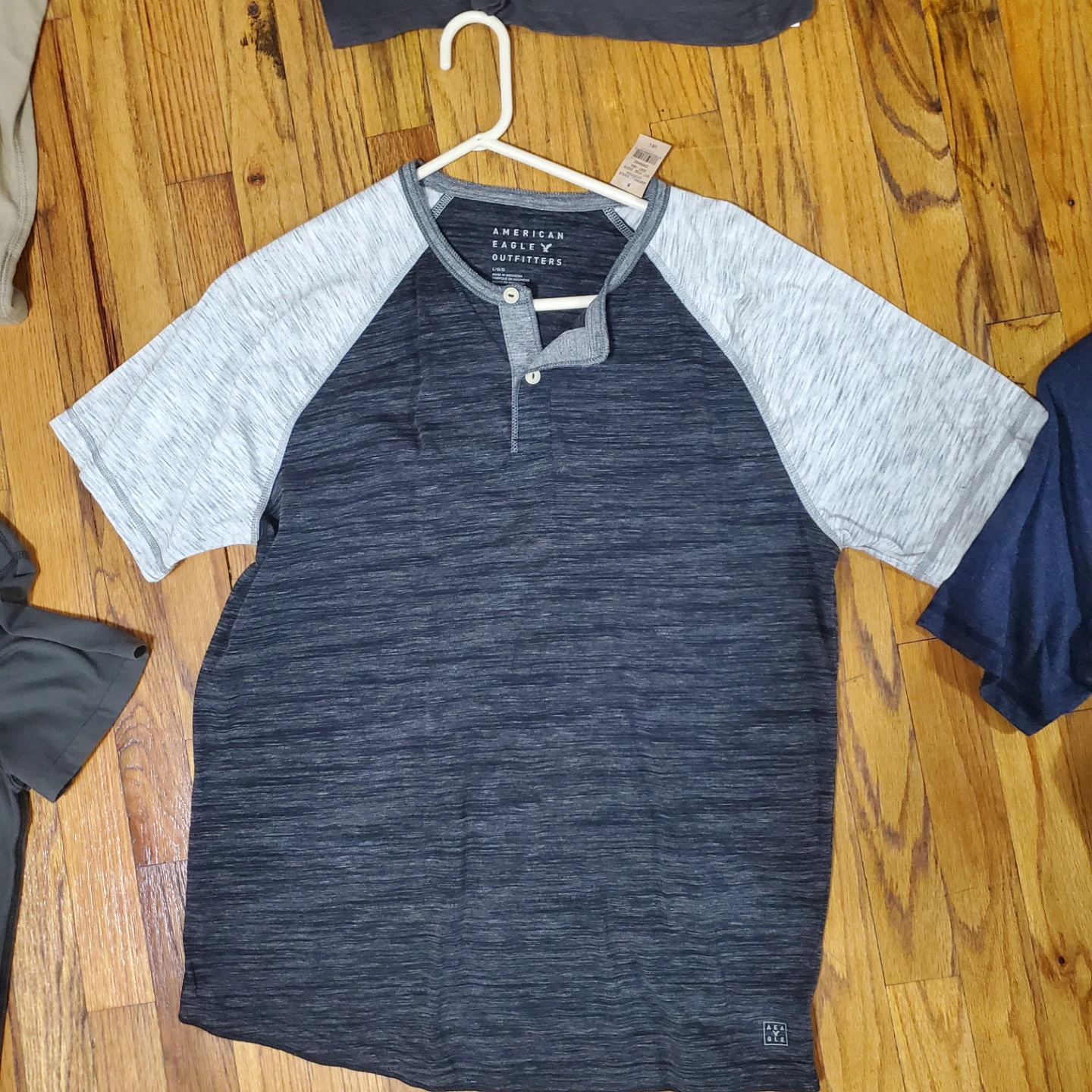 NEW American eagle Shirts in Large for $20 each for all $480 - photo 2