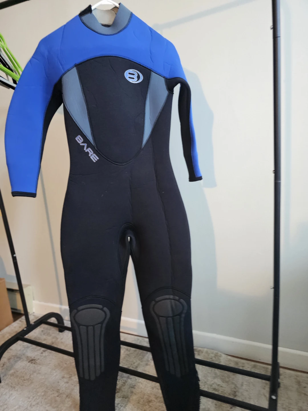 BARE Velocity 7/6mm Wetsuit Size 8
