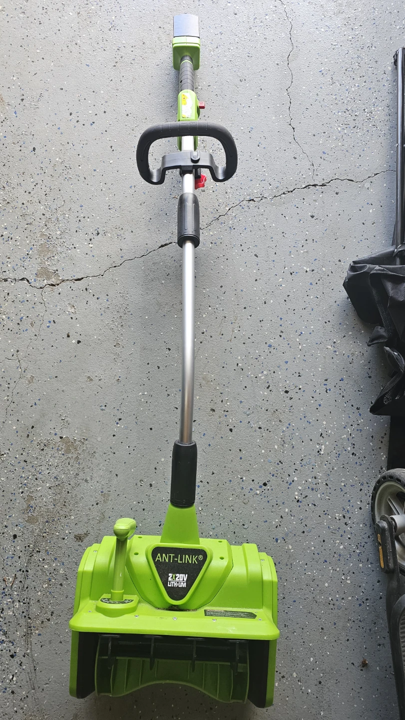 Greenworks 24V Cordless Snow Shovel - photo 2
