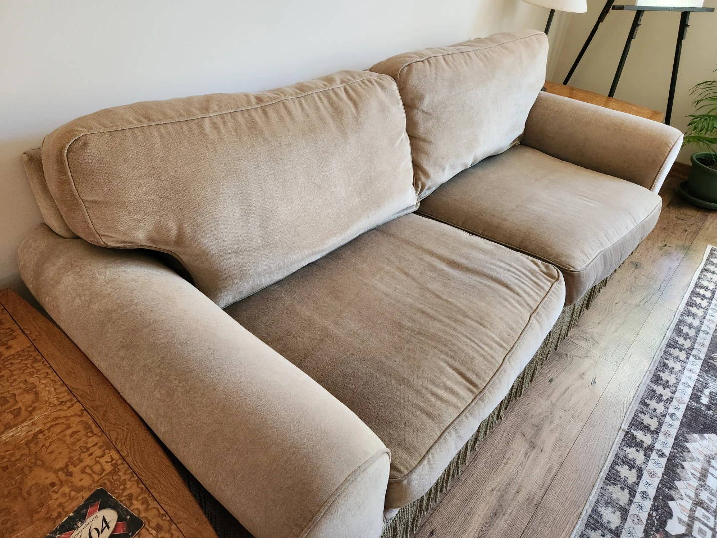 Beige Loveseat Sofa with Fringe Skirt - photo 3