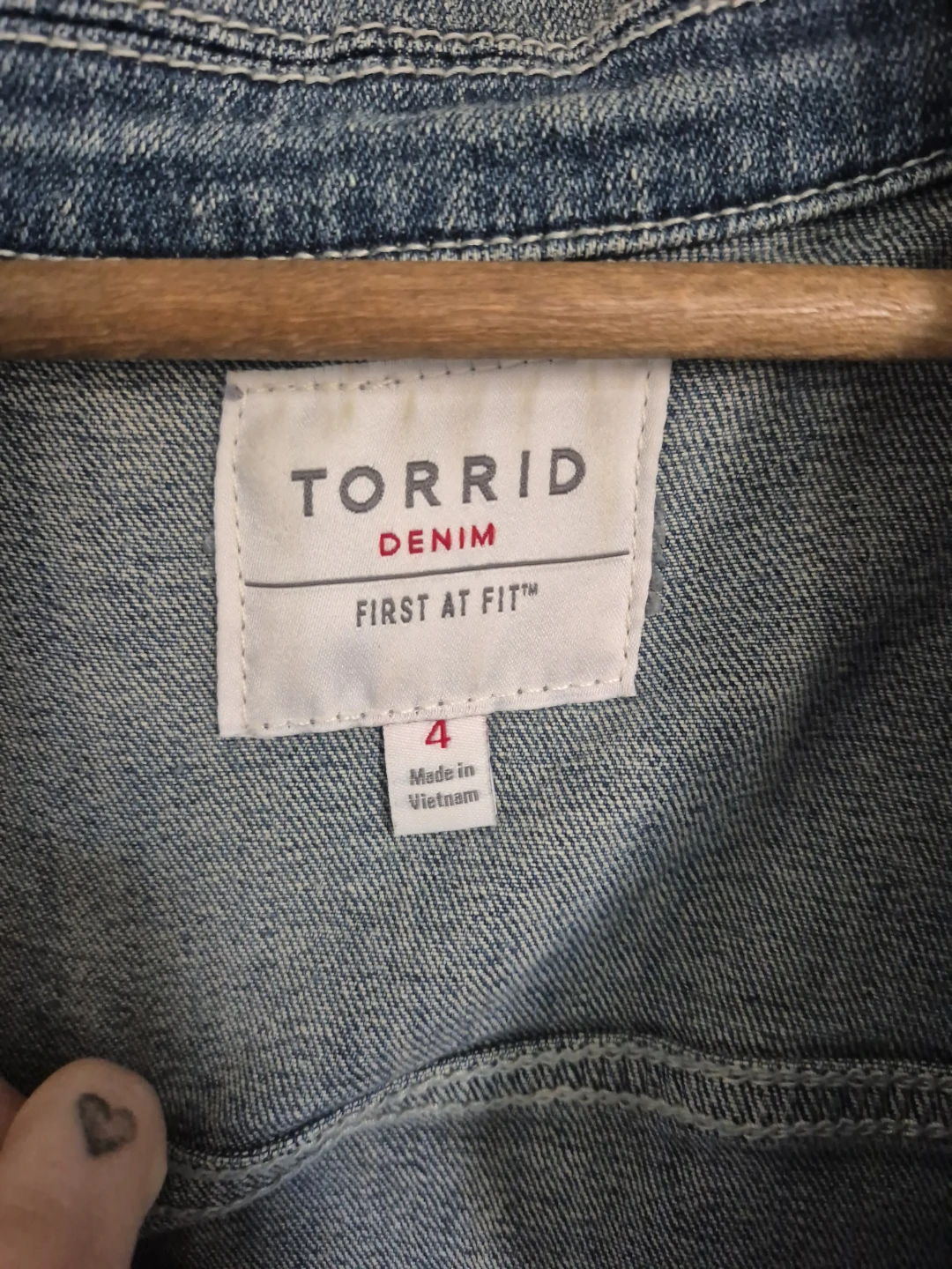 Torrid Denim Vest Size 4X - photo 2