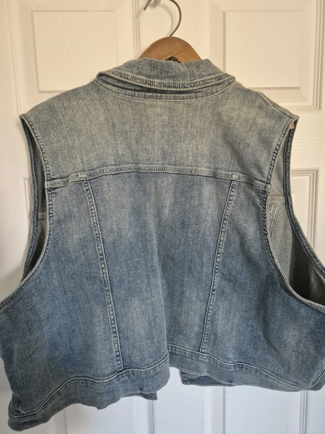 Torrid Denim Vest Size 4X - photo 5