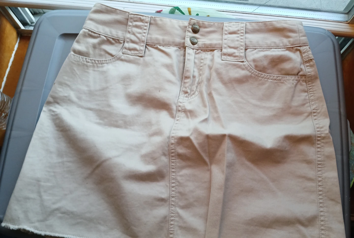 DKNY Jeans Women's Khaki Mini Skirt Size 6 - photo 2