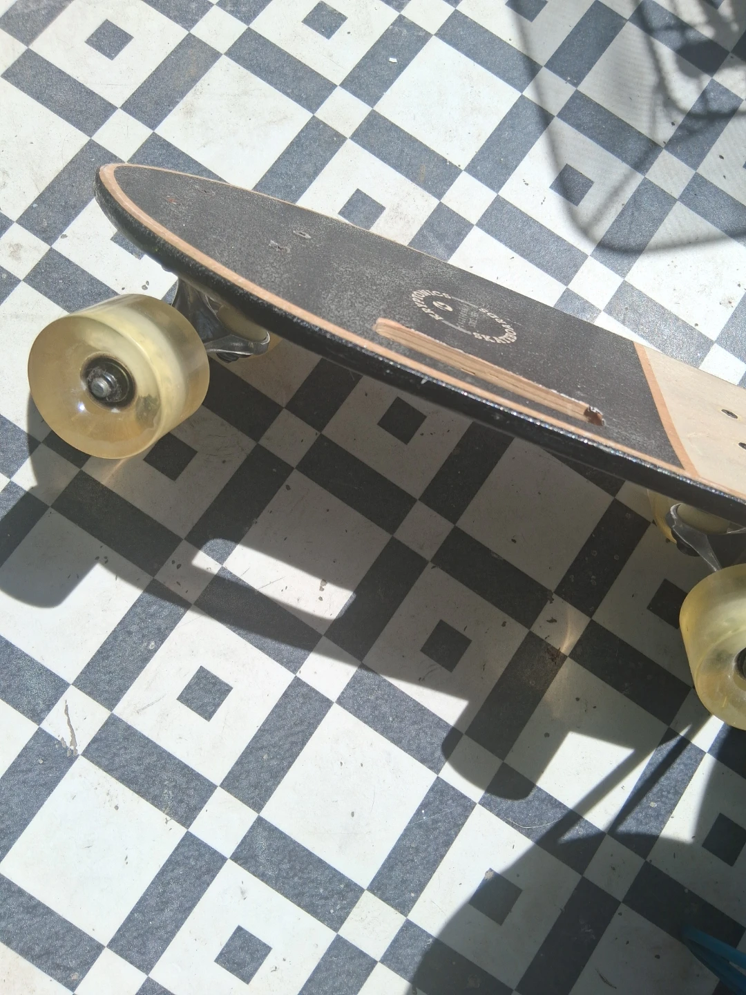 Kryptonics short-length skateboard with handle - photo 2