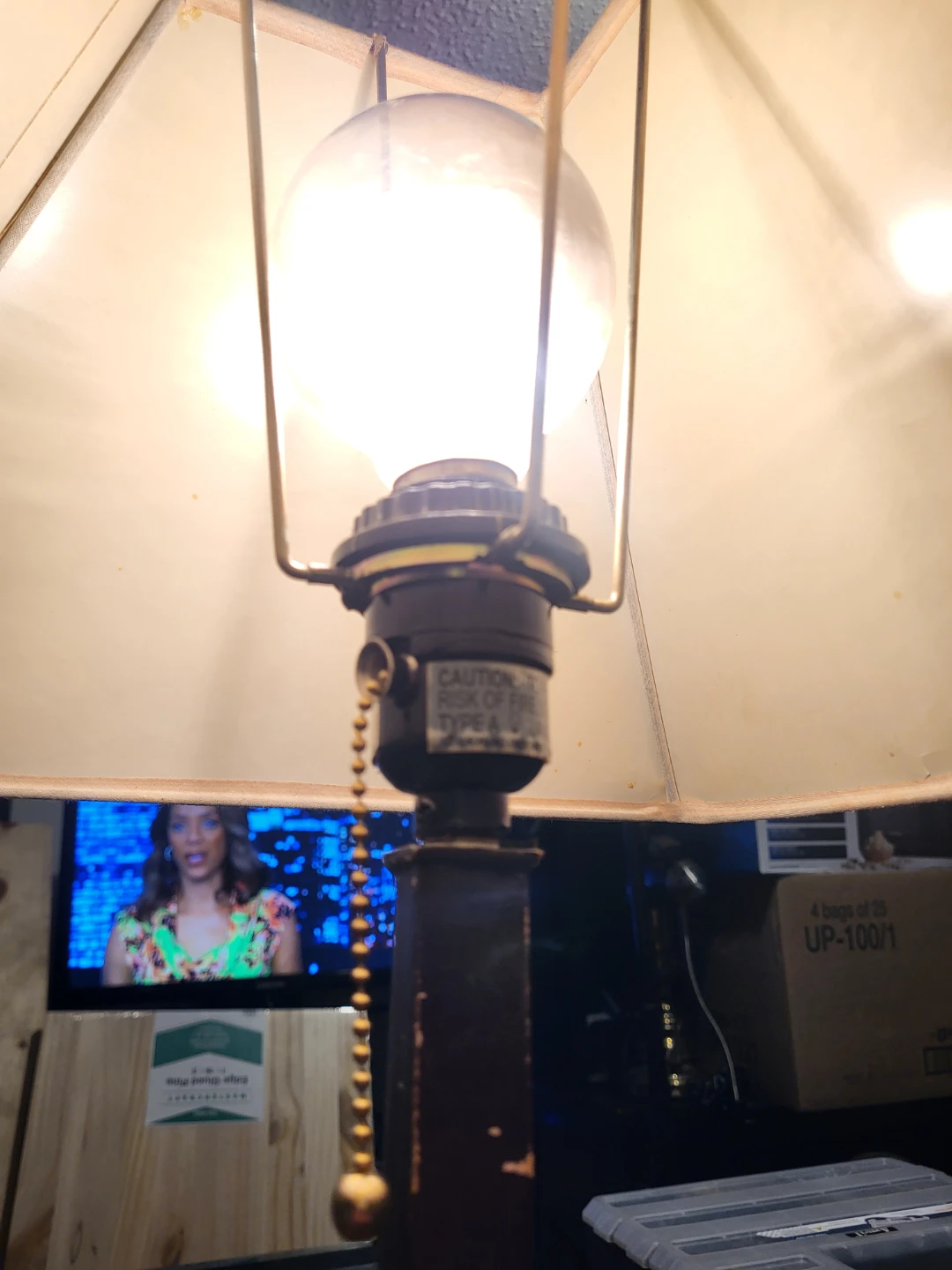 Table Lamp with Tan Shade - photo 3