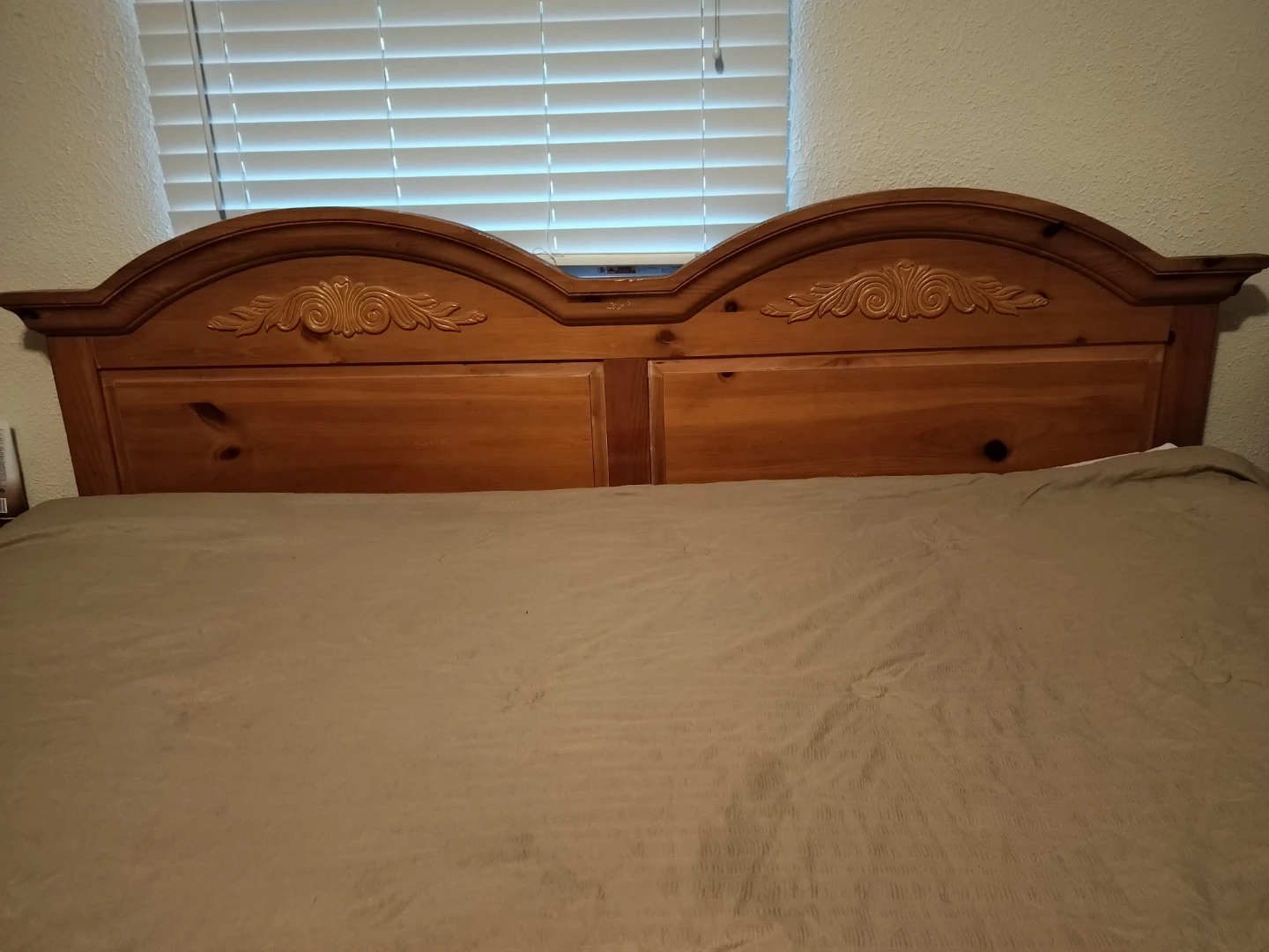 King size Wooden Bed Frame - photo 4