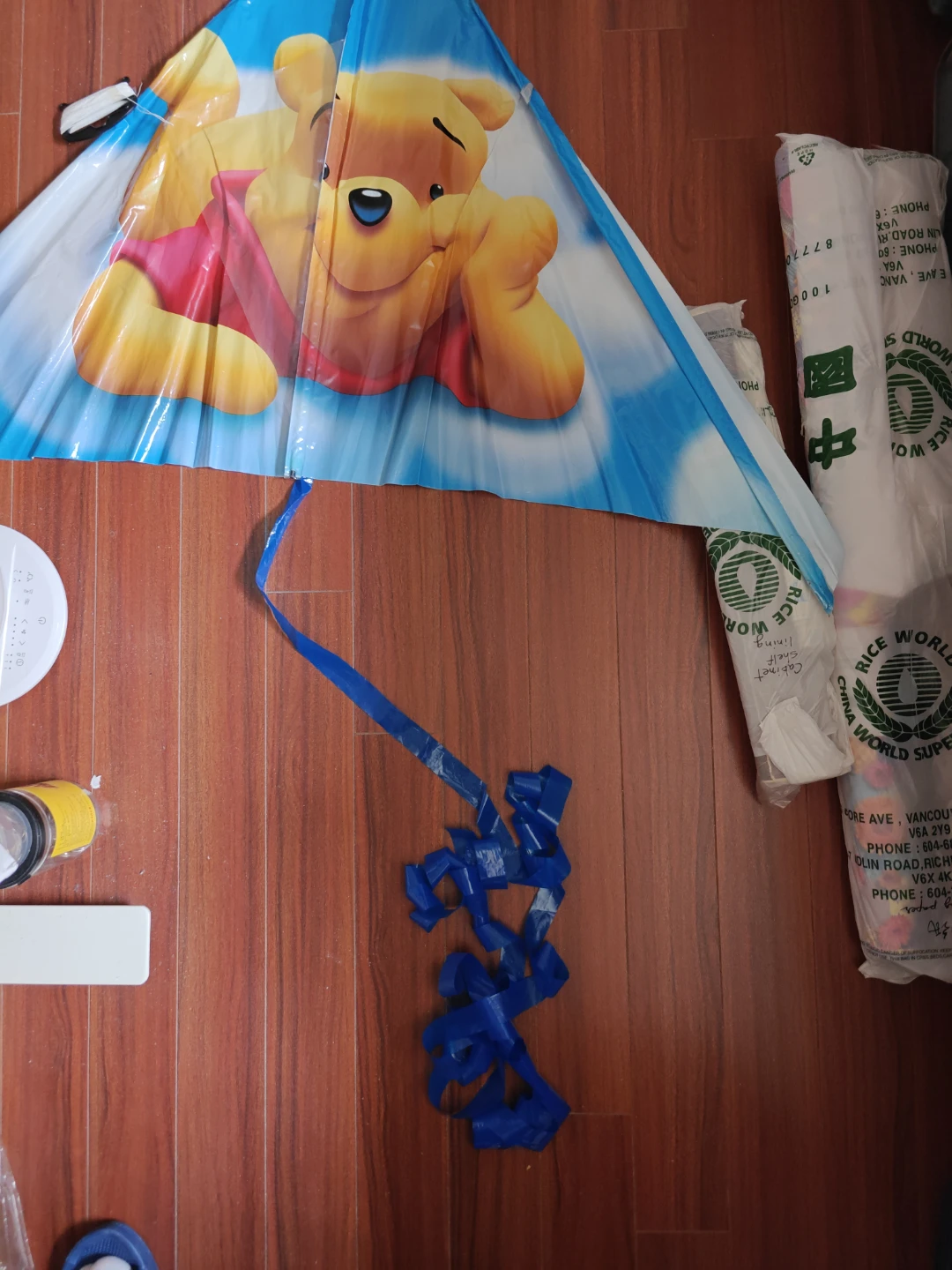 Winnie the Pooh Kite with Handle and String - photo 2