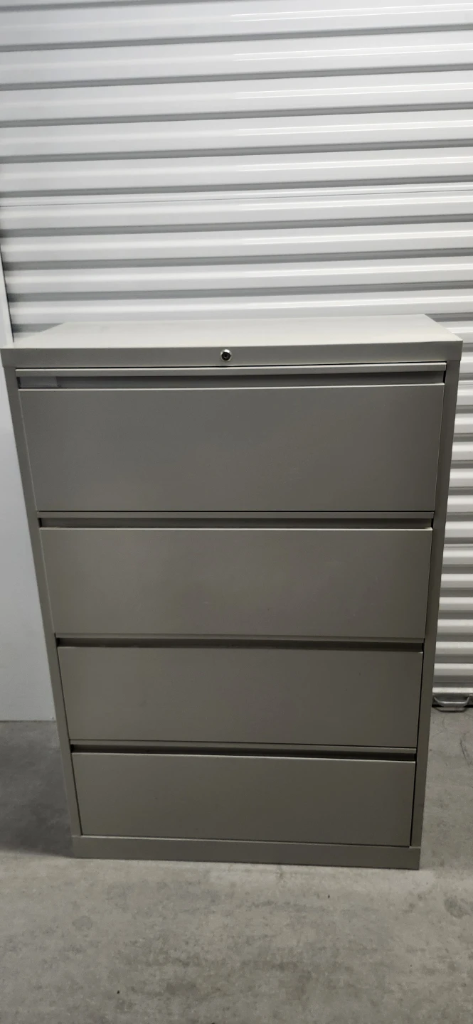 Steel filling cabinet