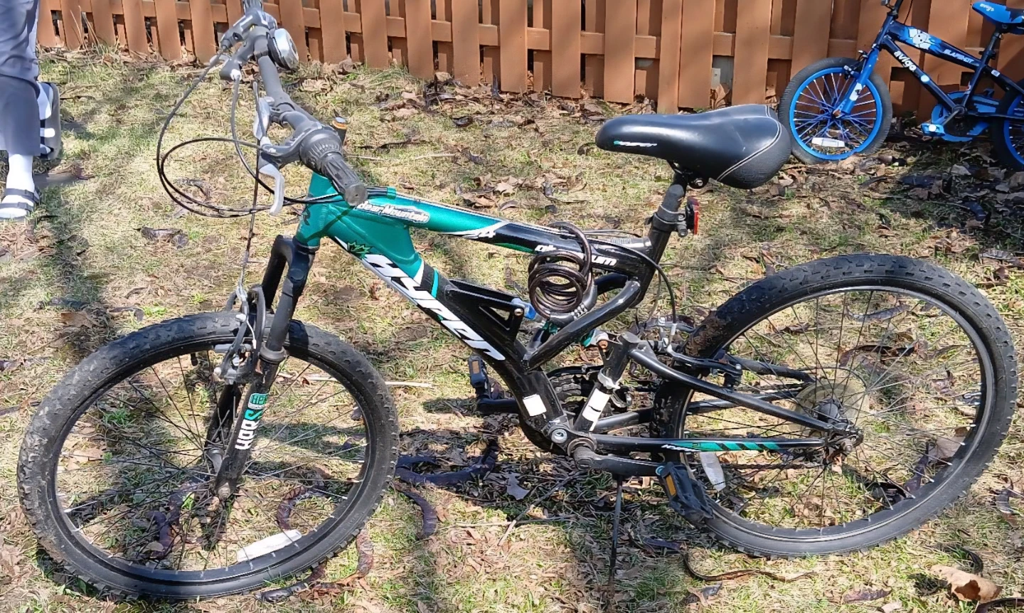 Hyper Bear Mountain 24" Aluminum Mountain Bike