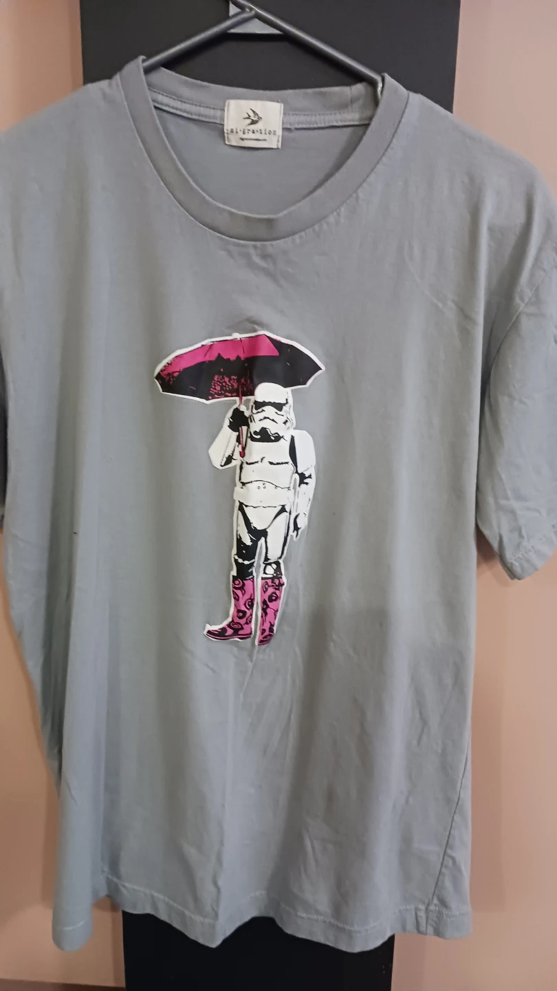 T-Shirt with Stormtrooper Graphic