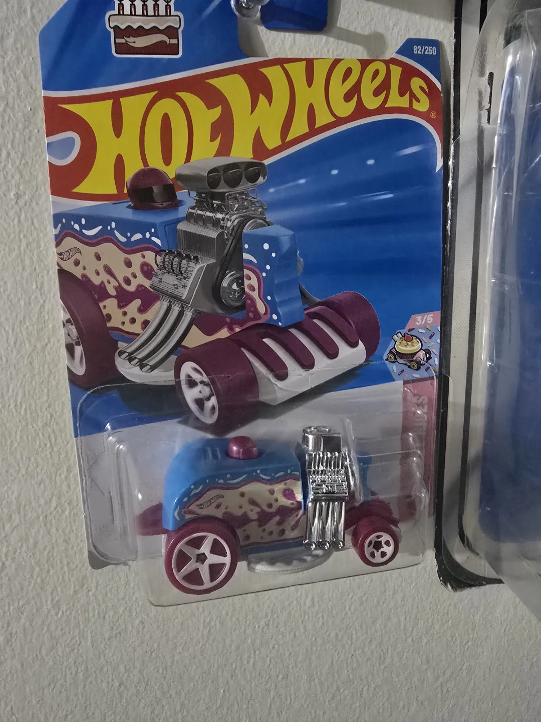 Hot Wheels '820/250' Car