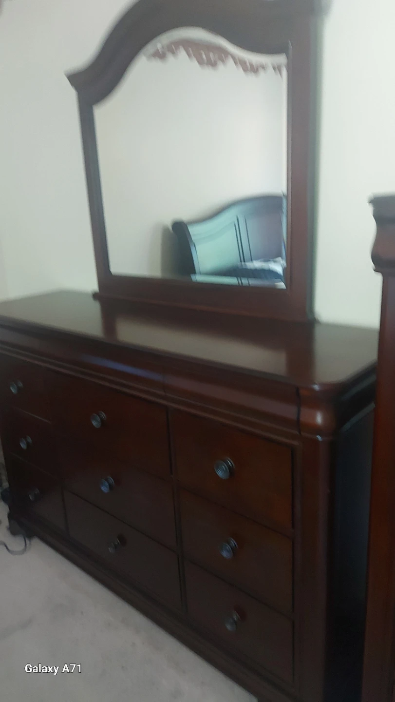 Dark Wood Bedroom Set - Queen Bed Frame & Dresser - photo 3
