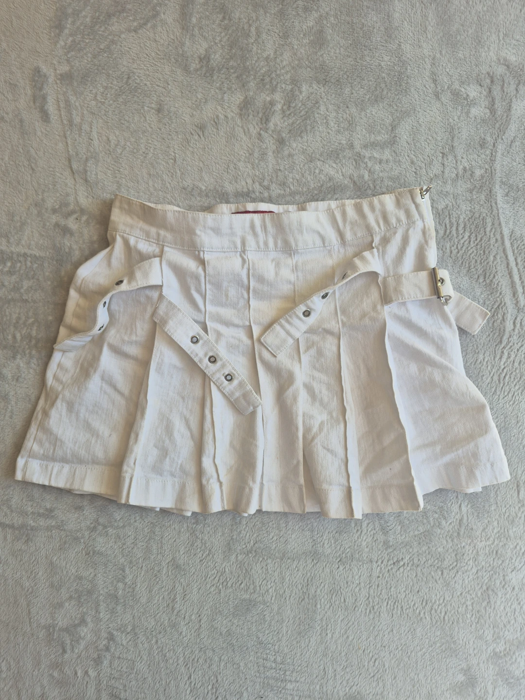 Soho Denim White Pleated Skirt with Buckle Detail Size S