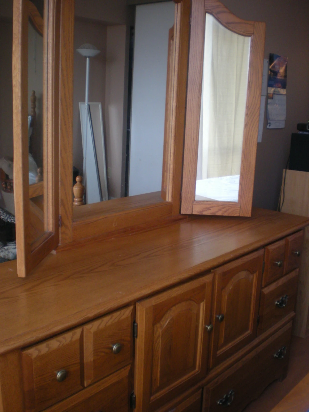Oak Dresser with Tri-Fold Mirror - photo 4