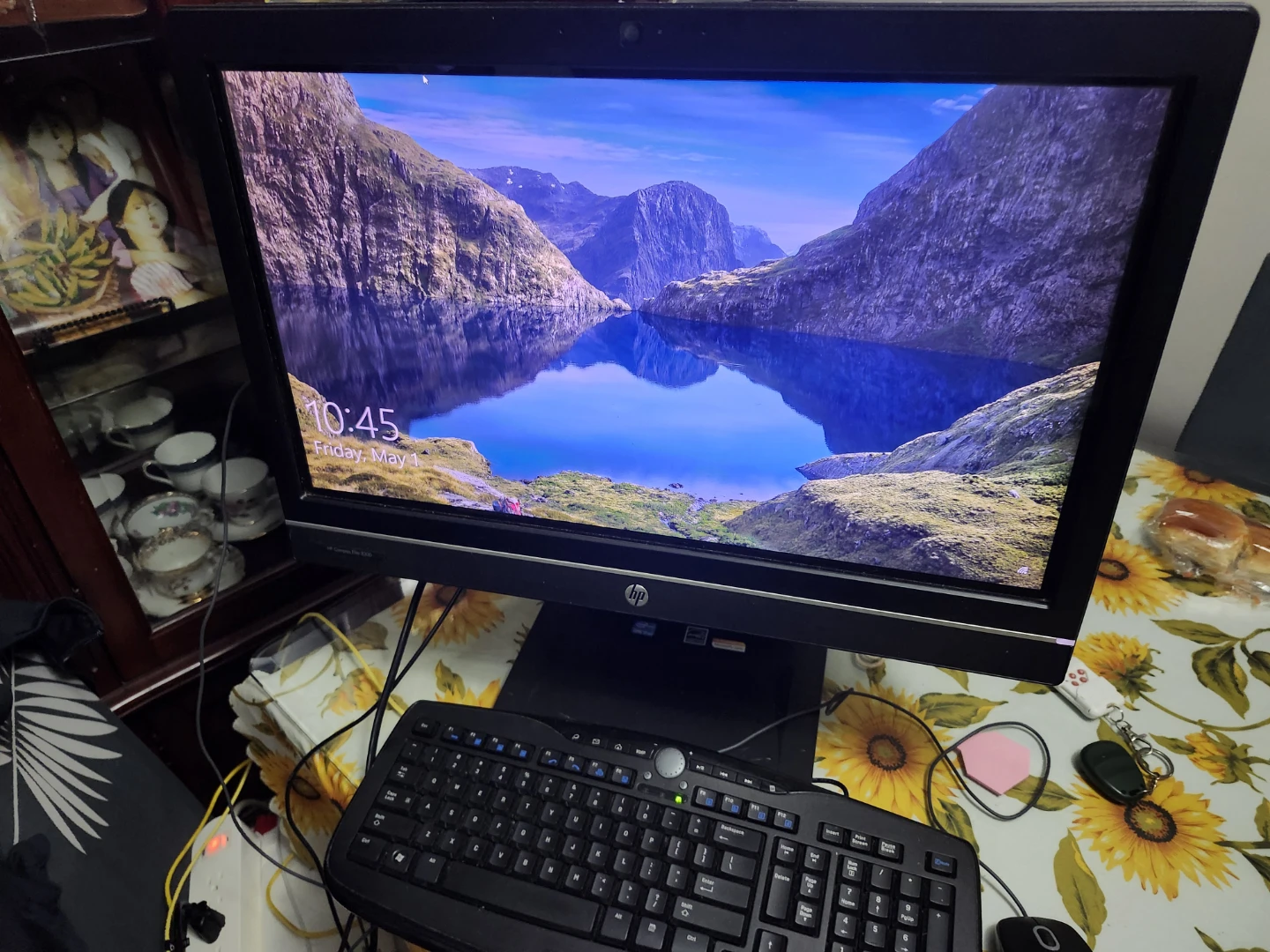 HP Compaq Elite 8300 All-in-One Desktop Computer (built in cpu) - photo 4