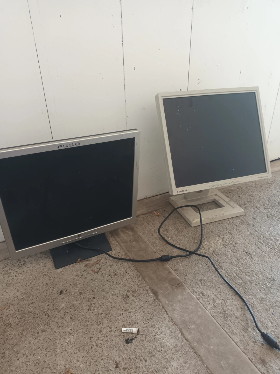 Samsung 40" Full HD Tv 2 computer monitors, lexmark printer - photo 2