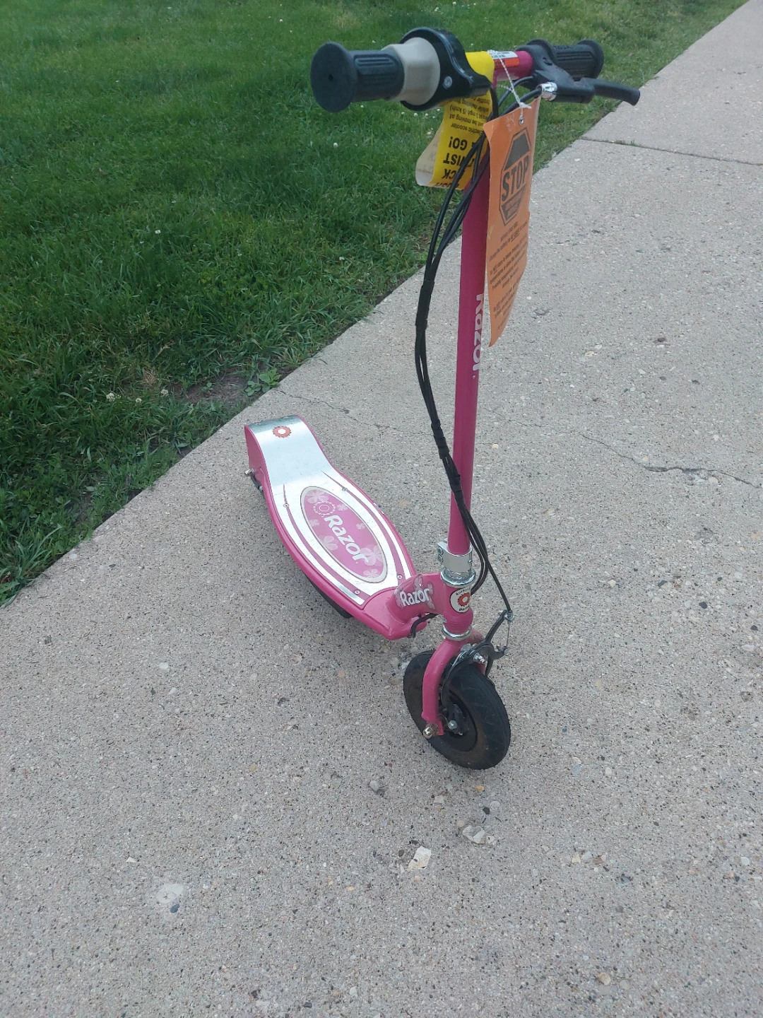Razor Electric Scooter E100 - Pink - New - photo 3