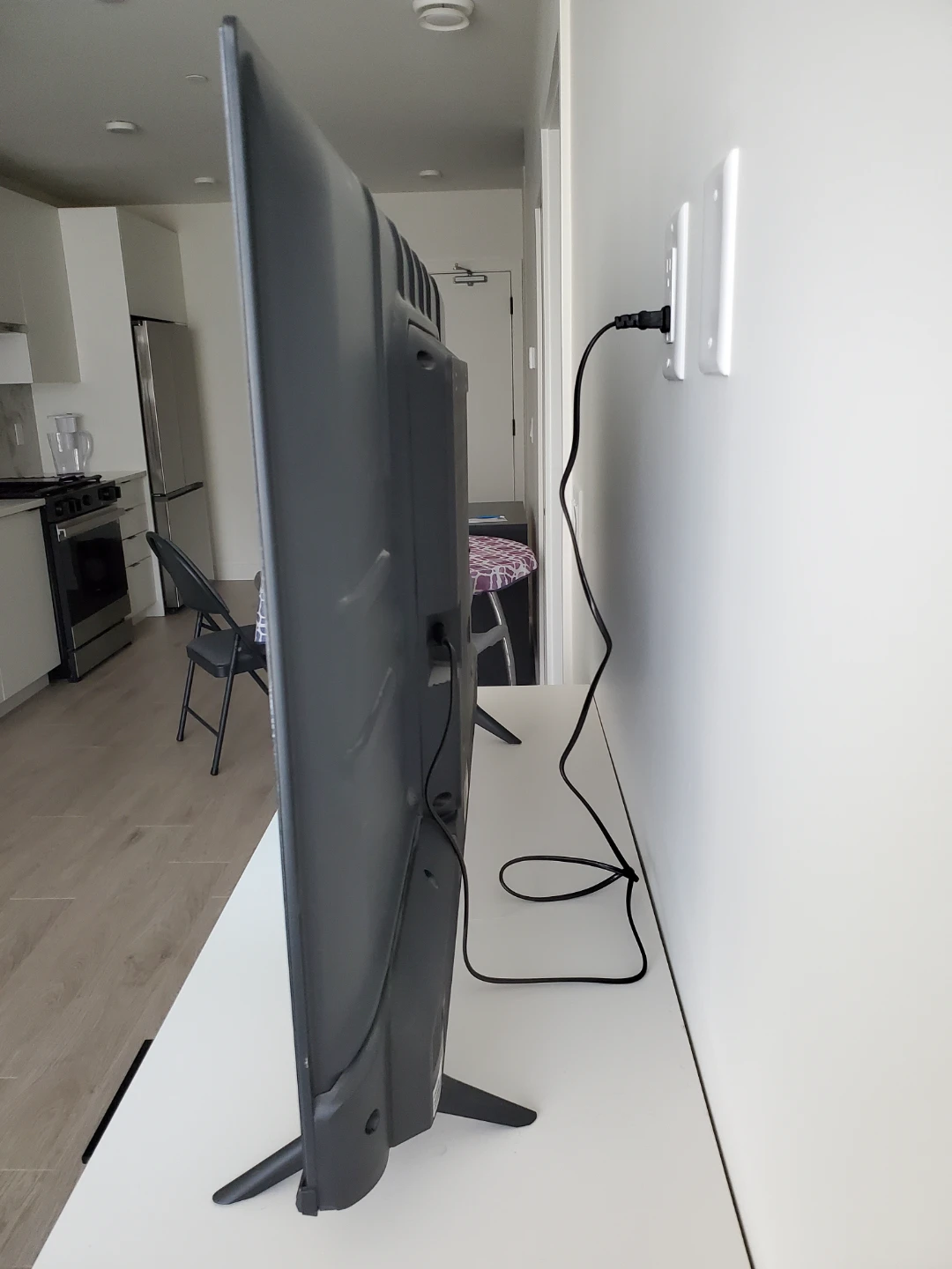 Hisense Roku TV 43" - photo 2