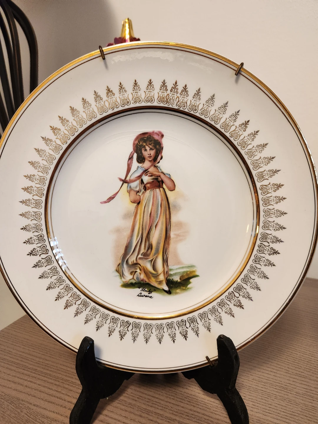Decorative Plates with Vintage Figures Set - photo 3