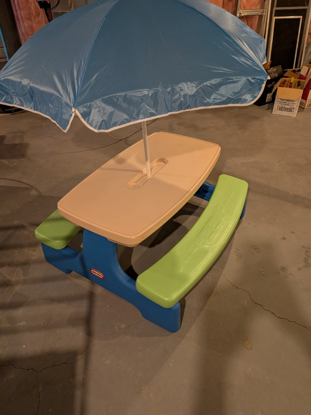 Little Tikes Fold 'n Store Picnic Table with Umbrella - photo 4
