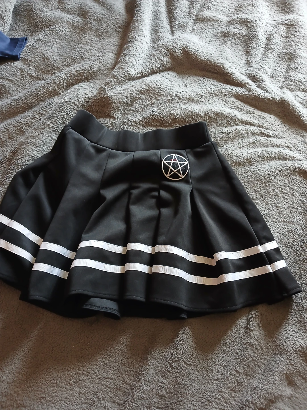 Pleated Skirts with Decorative Patches - photo 5
