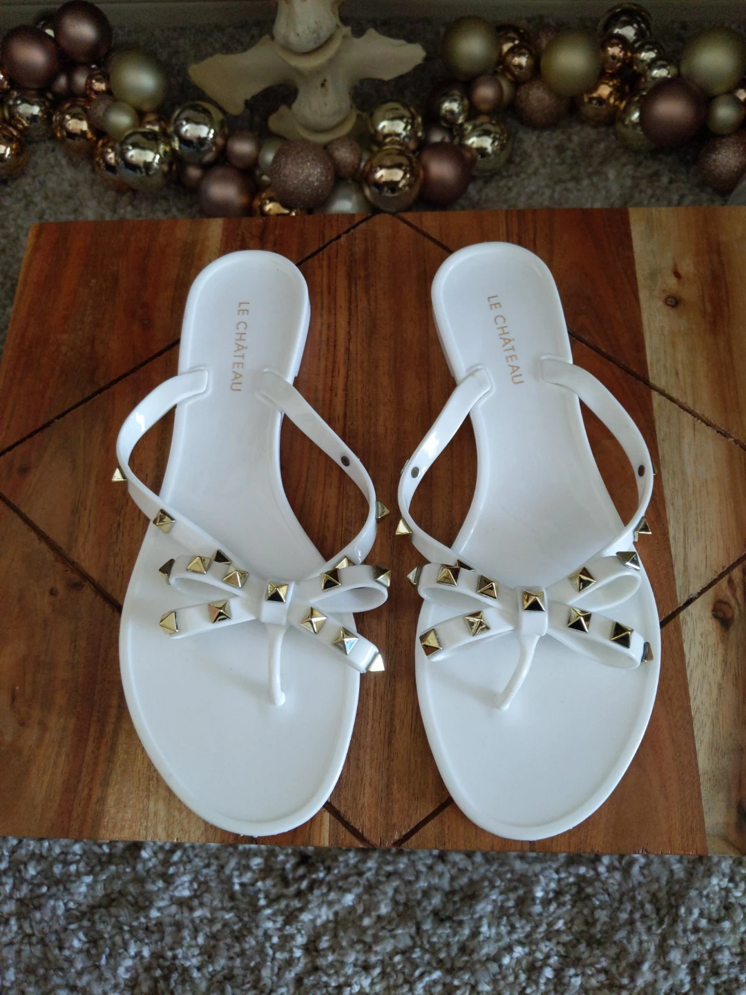 Le Chateau White Studded Bow Jelly Sandals - photo 2