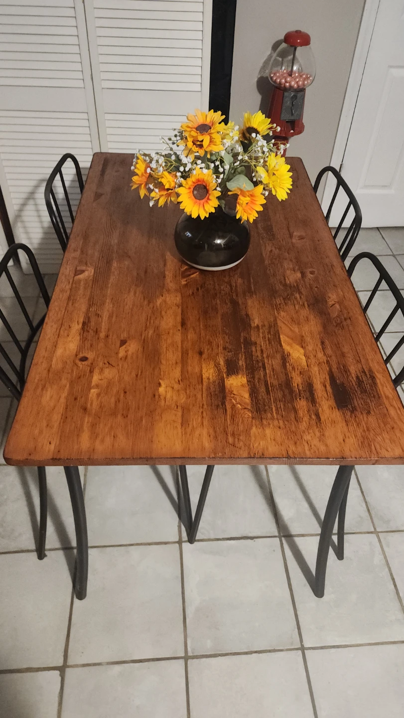 Table with 4 Chairs - photo 2