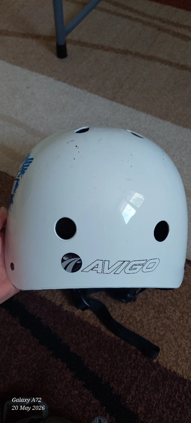 Avigo White Youth Helmet - Size Medium - photo 5