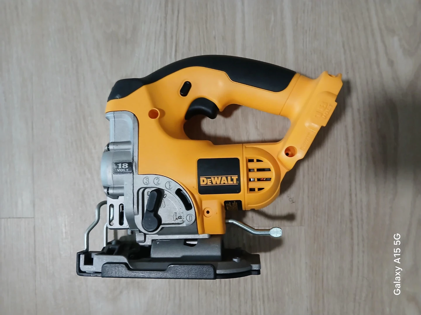 DEWALT DC330 Cordless Jigsaw - photo 2