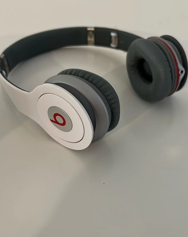 Beats Solo HD Headphones White - photo 3