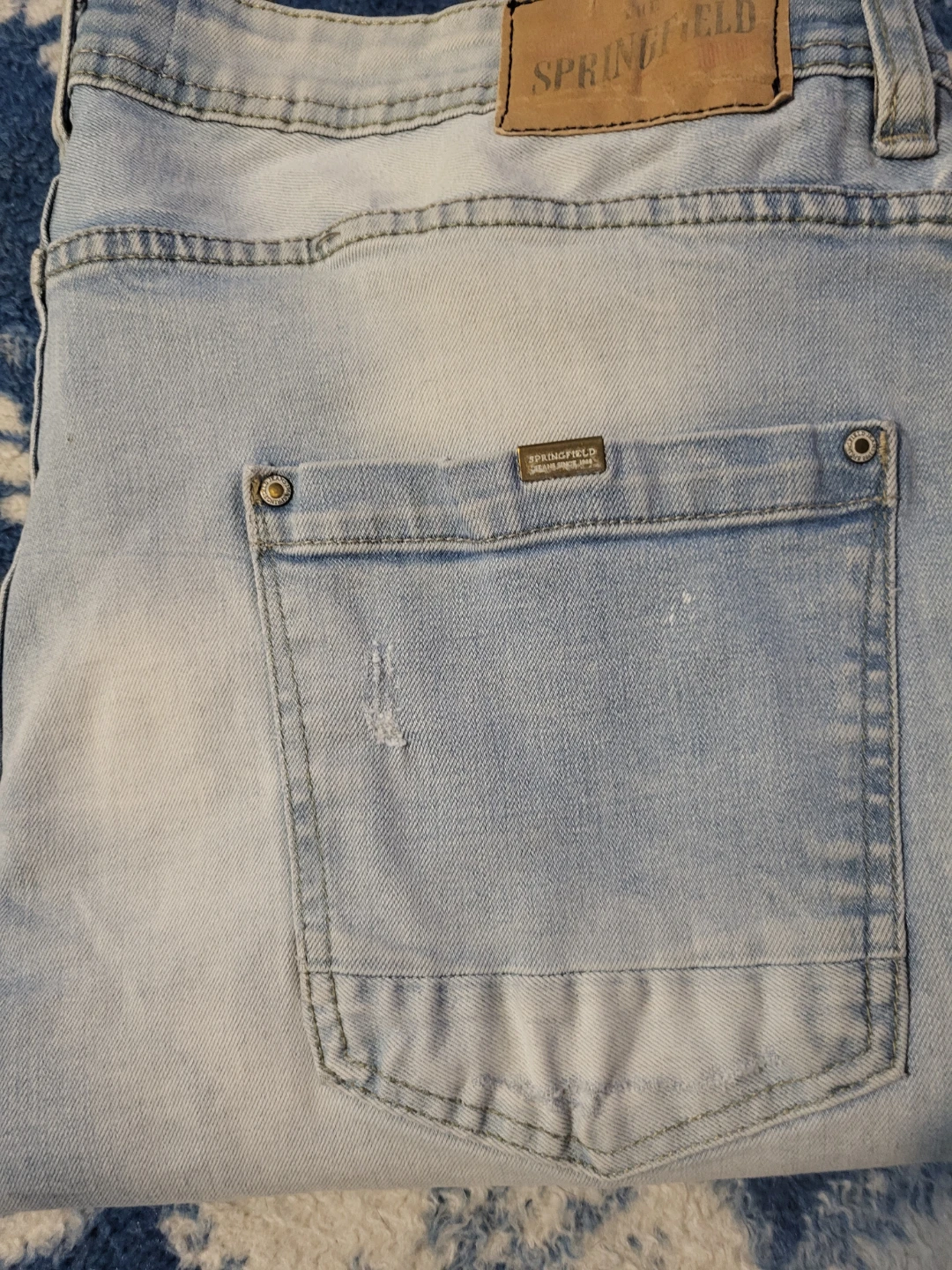 Springfield Men's Light Wash Distressed Jeans