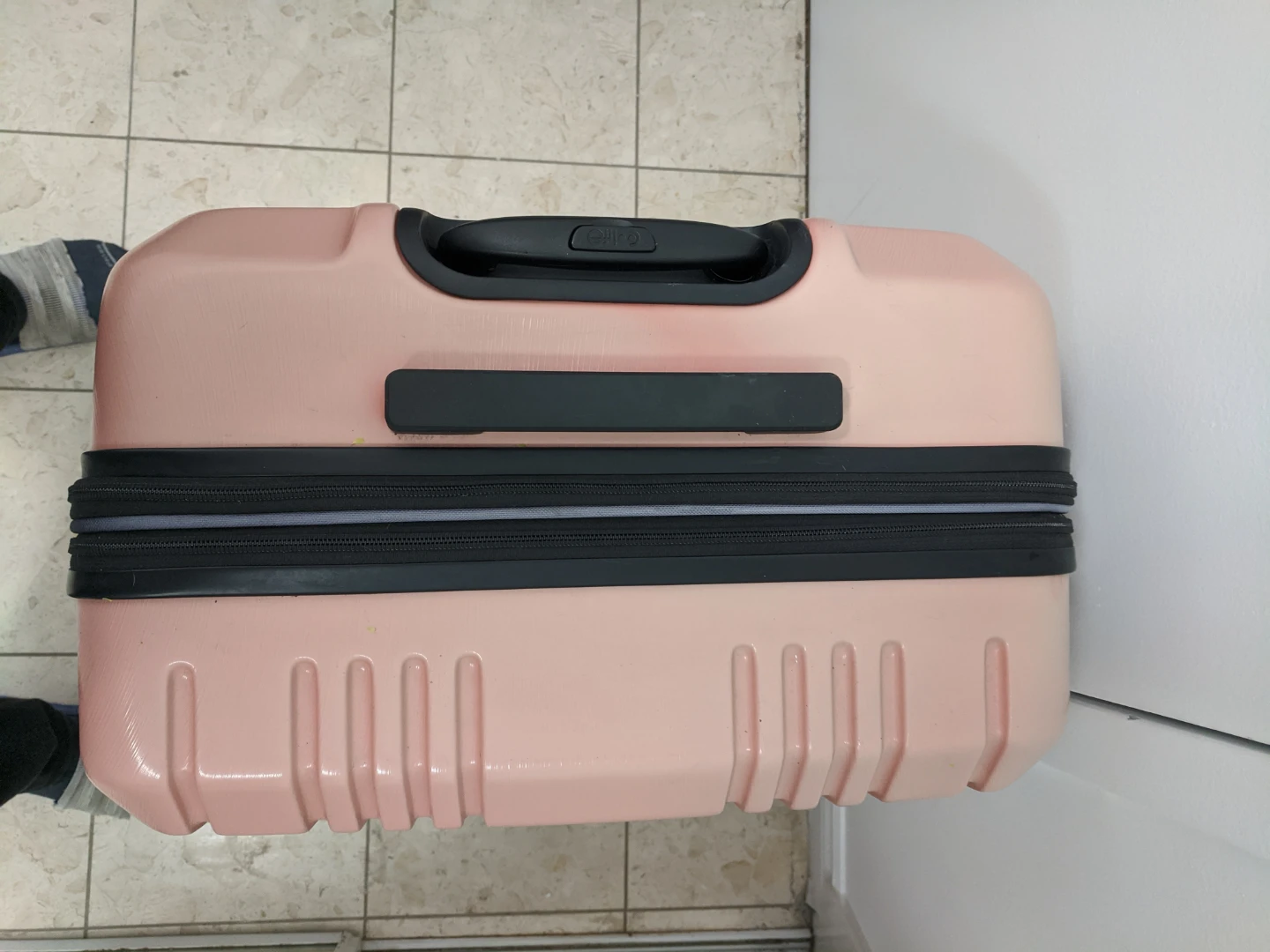 Pink Hardshell Spinner Luggage - photo 4