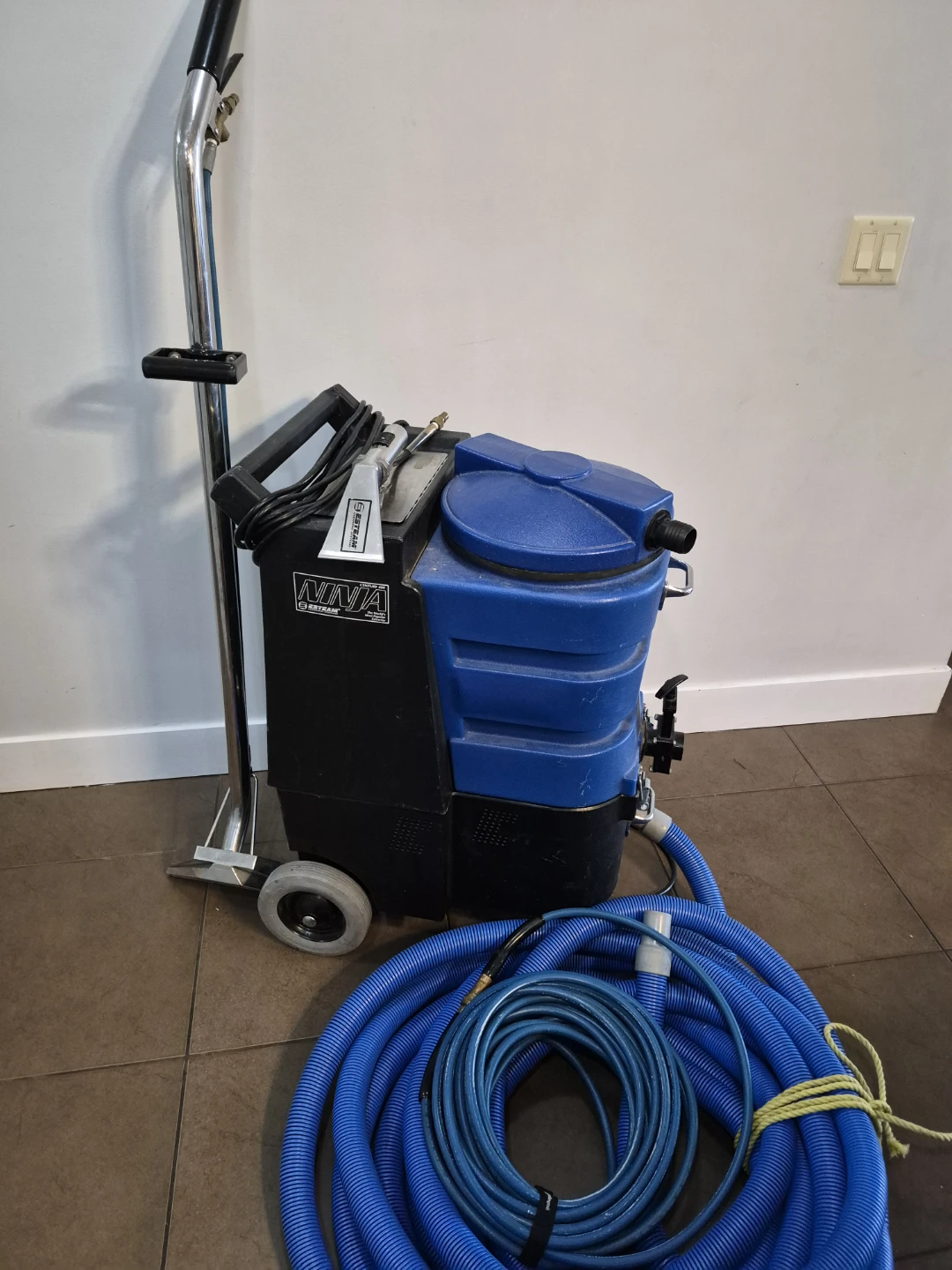 Esteam Ninja 400 Carpet Extractor - photo 5