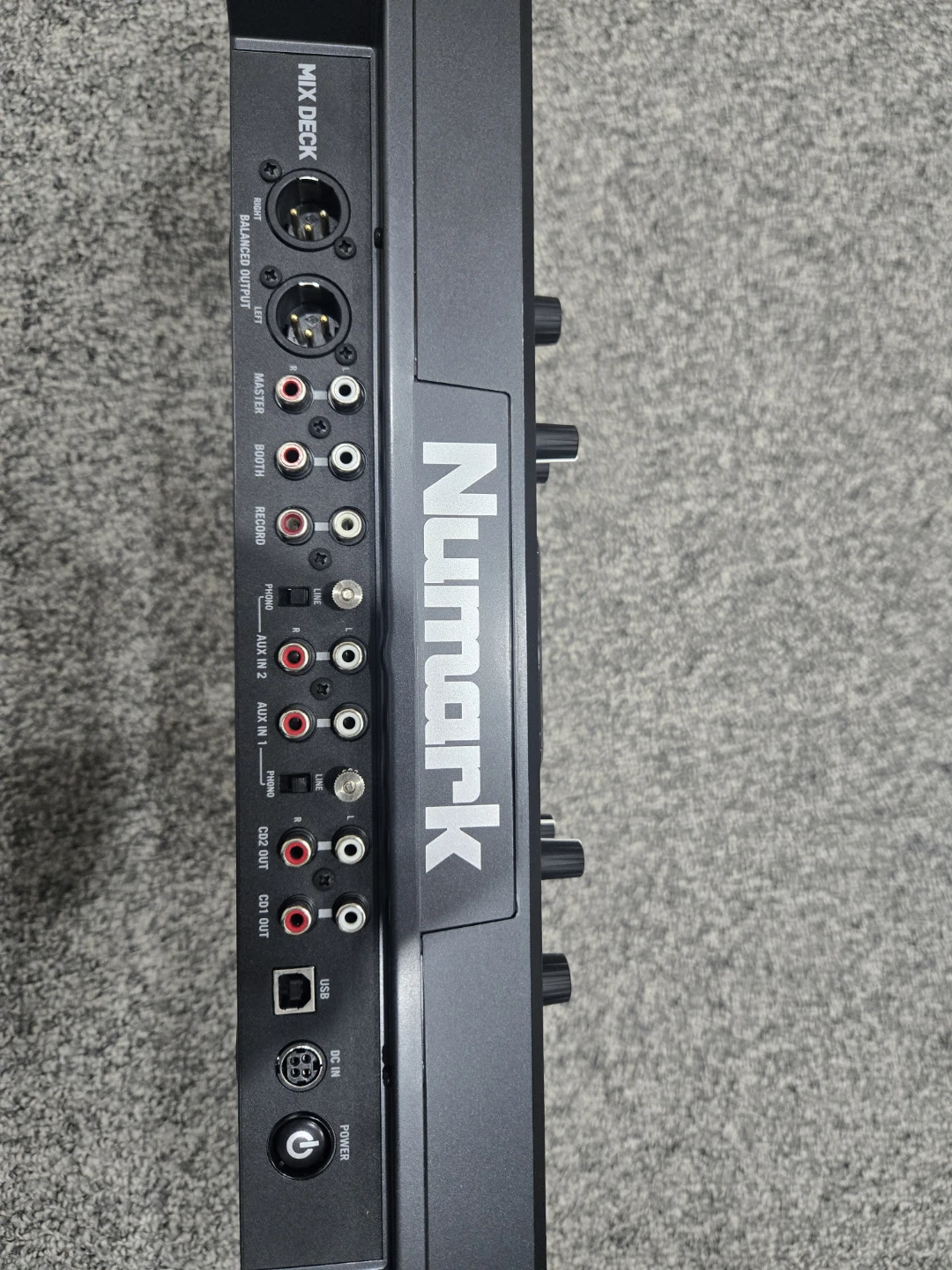 Numark Mixtrack DJ Controller - photo 4