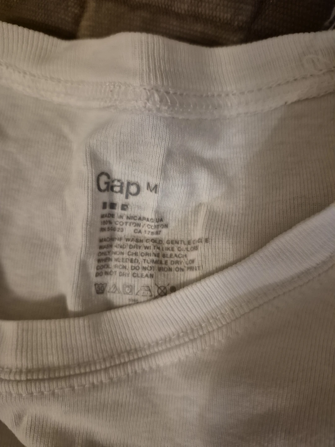 Gap medium sized white long sleeve shirt