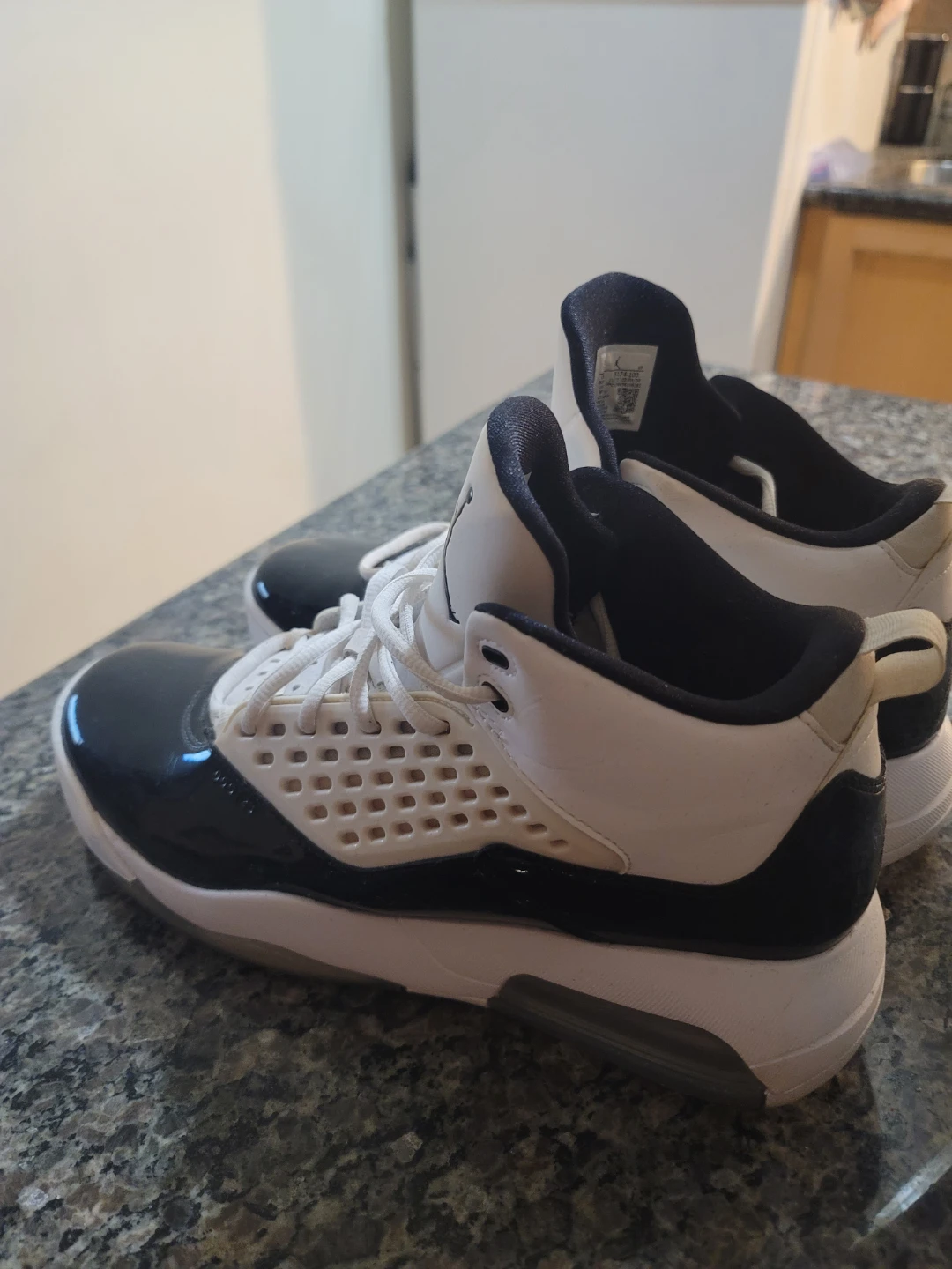 Jordan Maxin 200 Size 12 - photo 2