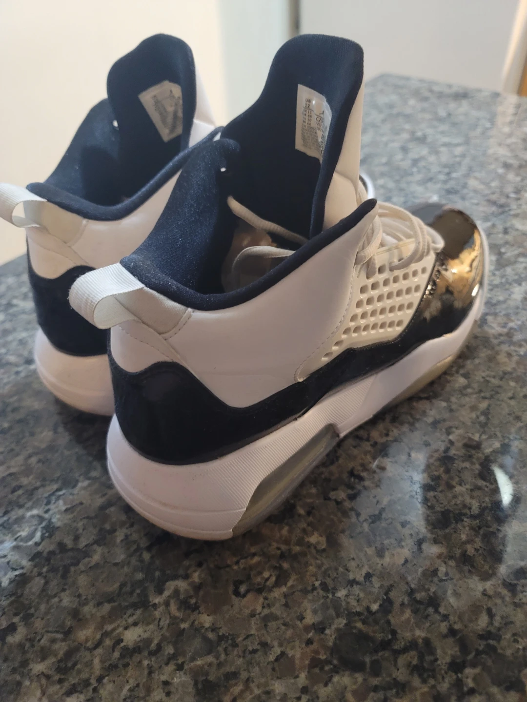 Jordan Maxin 200 Size 12 - photo 3