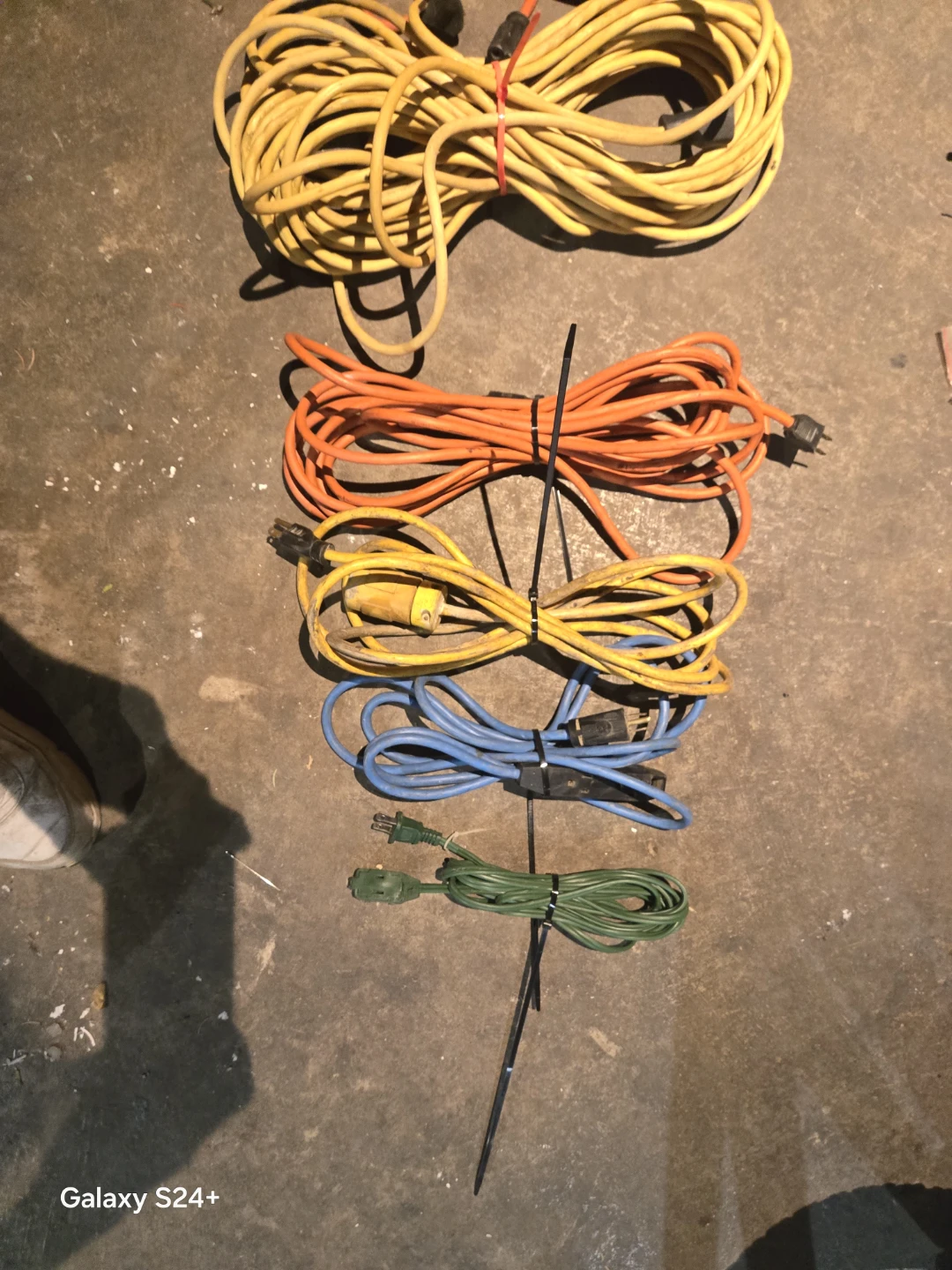 Jobsite Work Light and Assorted Extension Cords - photo 3